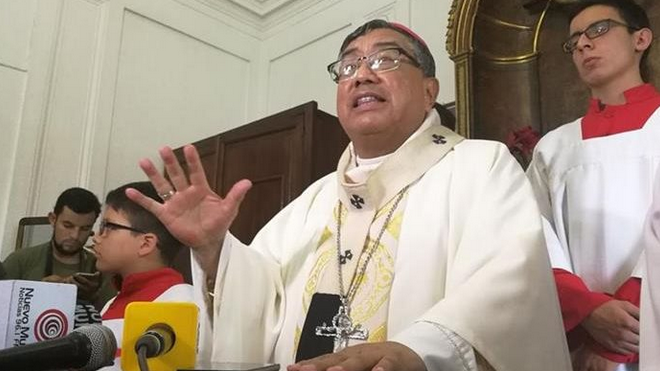 Cáncer de arzobispo metropolitano Oscar Julio Vian Morales