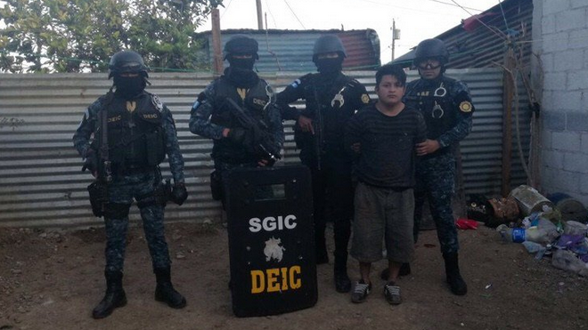 PNC analiza dramatización de sus agentes