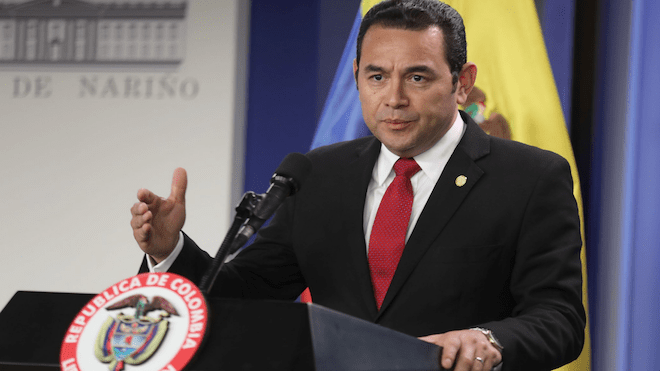 Jimmy Morales planea adquirir equipos navales de Colombia
