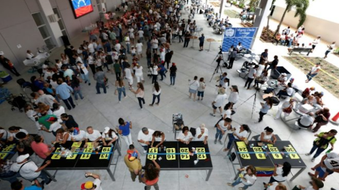 Piden desalojar consulado de Venezuela en Miami por falta de pago