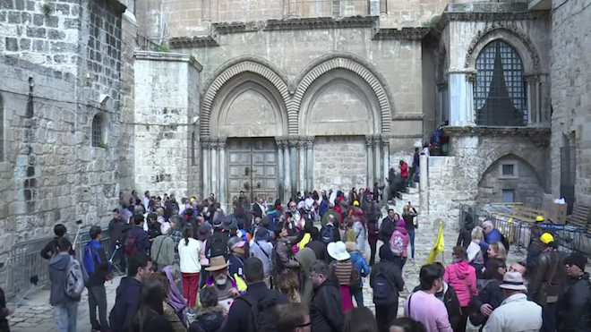 Cierre de iglesia del Santo Sepulcro