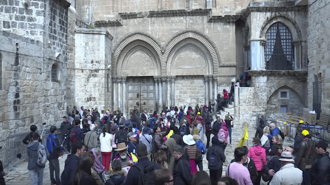 Cierre de iglesia del Santo Sepulcro