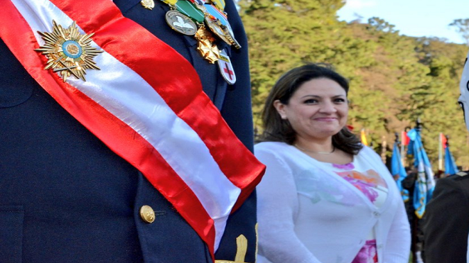 sandra-Jovel-Ministra-condecorada
