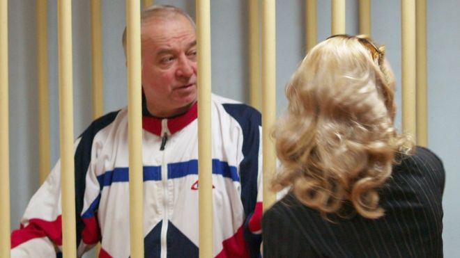 Investigan el misterio del exespía ruso Sergei Skripal y su hija Yulia, que se encuentran en estado crítico tras ser expuestos a una sustancia desconocida en un centro comercial de Reino Unido