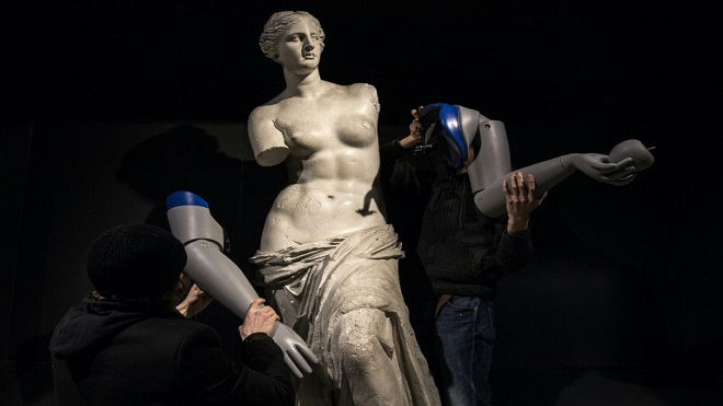 La Venus de Milo recibe "brazos" en París gracias a una impresora 3D