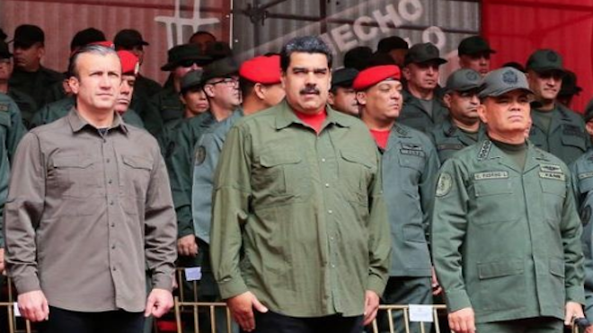 Maduro degrada y expulsa de la Fuerza Armada a 24 oficiales