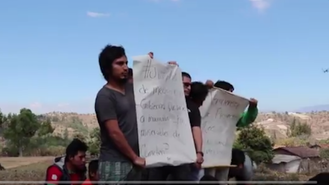 VIDEO: "Mediocre" así le llaman vecinos a Jimmy Morales por inaugurar 3km de carretera en Quiché
