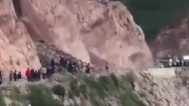 VIDEO: Mujer muere aplastada por alud que grababa con su celular
