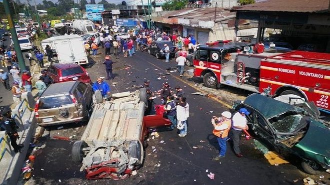 Accidente en San Cristóbal, Mixco, deja al menos siete muertos