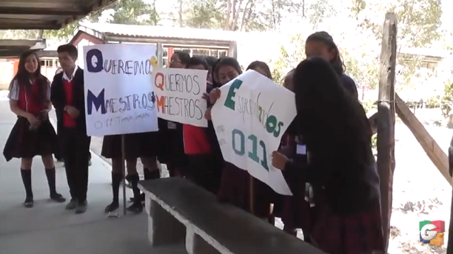 Estudiantes y padres de familia exigen docentes en Huehuetenango