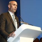 Se viraliza un beso del presidente de la Federación Española a Jenni Hermoso