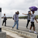 Venezolanos y cubanos protestan por visas en frontera de México y Guatemala