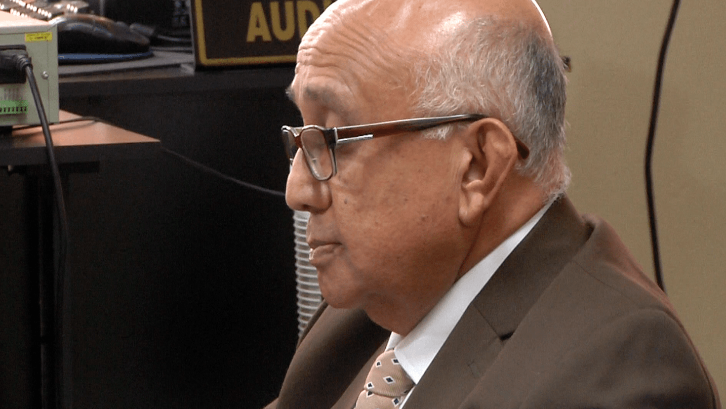 El ex magistrado de la corte suprema de justicia Gustavo Mendizabal enfrentara juicio por el delito de tráfico de influencias tras promover votos para beneficios de la ex vicepresidenta Roxana Baldetti.