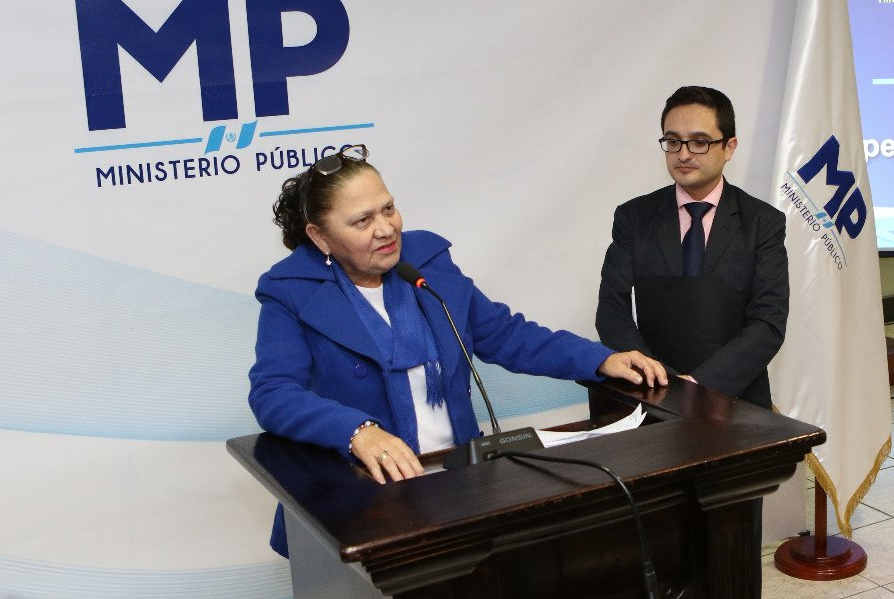 VIDEO: Consuelo Porras le pide a Jimmy Morales que renueve visas de funcionarios de CICIG