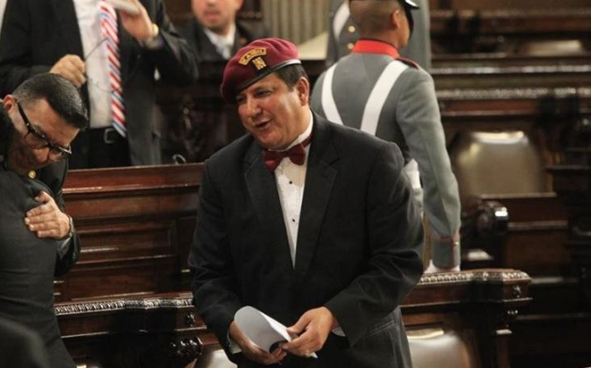 Remodelación de oficina del diputado Estuardo Galdámez costará Q90 mil