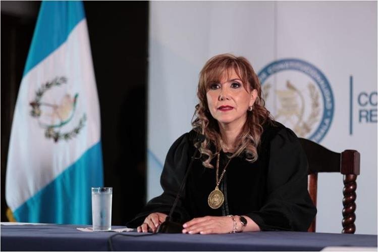 CC sin notificar resolución de visas debido a que falta voto razonado de la presidenta Dina Ochoa