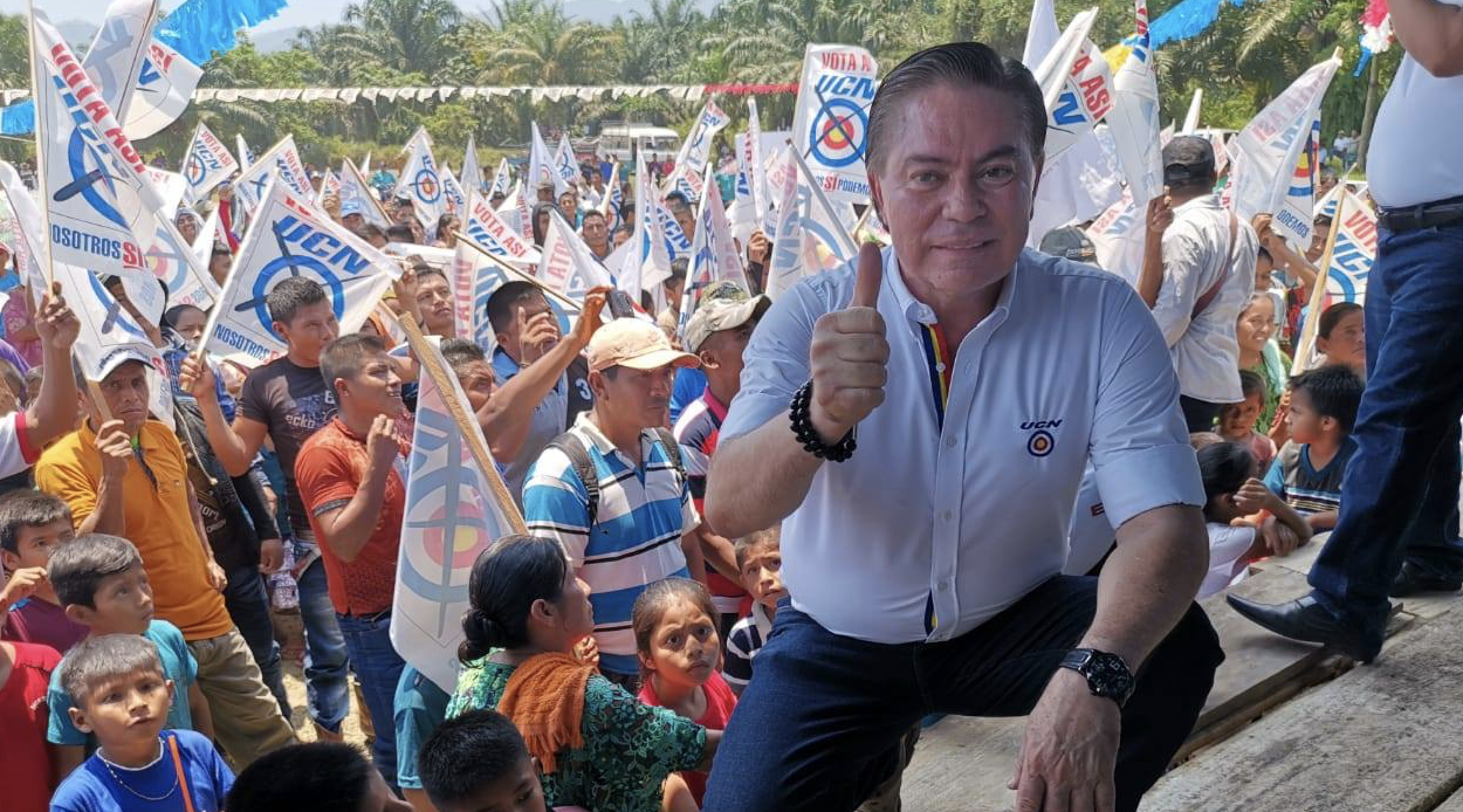 Mario Estrada en campaña. Foto: facebook UCN