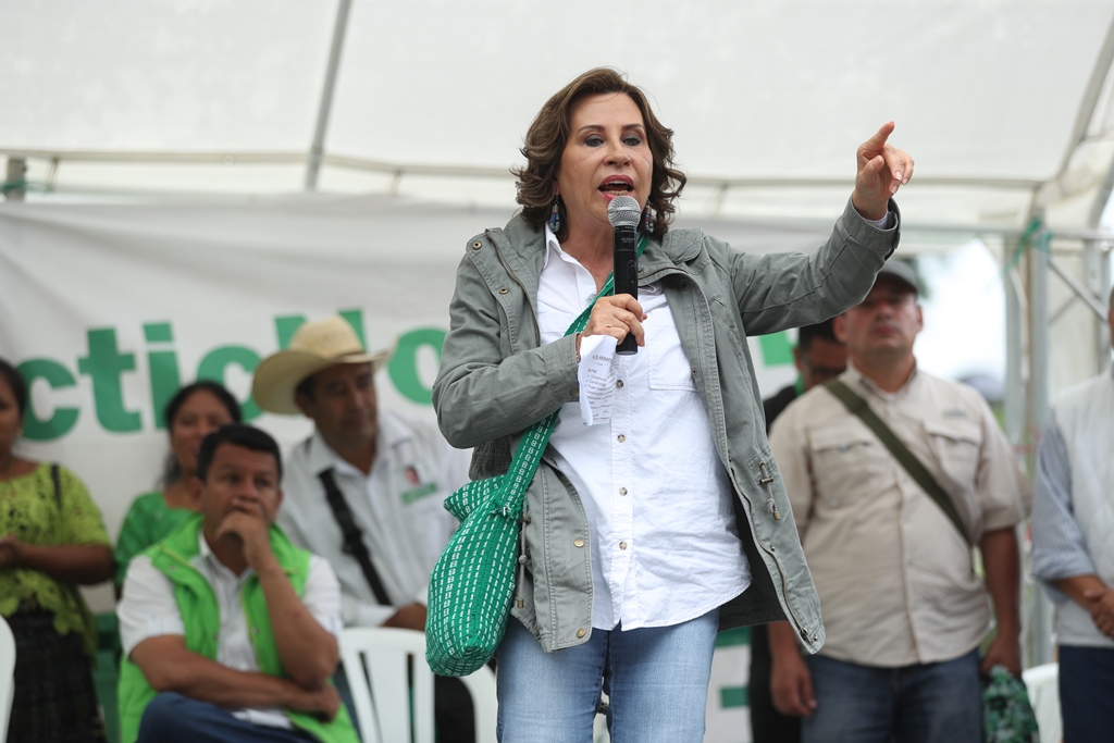 UNE: Cuatro personas decidirán si Sandra Torres es expulsada del partido