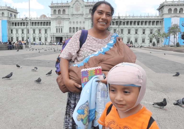 Lava ajeno y limpia casas para poder llevar a su&hellip;