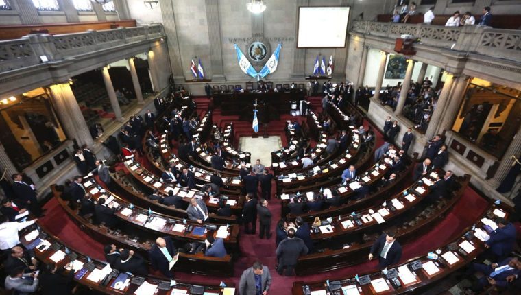 Congreso crea una comisión para investigar supuestas irregularidades de