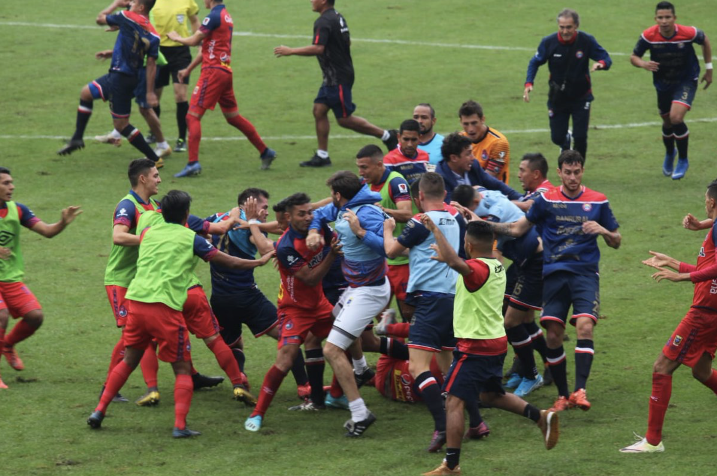 Órgano Disciplinario amplía sanción de Álvaro García de dos a seis partidos