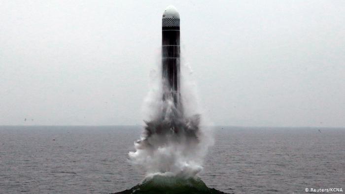 Corea del Norte dispara otro misil, esta vez desde un submarino