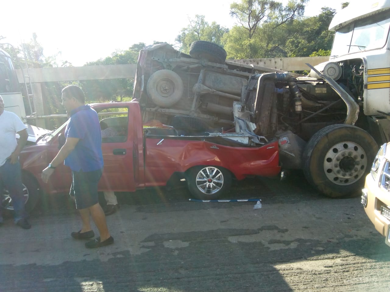 ¡Destrozados! Múltiple colisión en ruta al Atlántico deja al menos un muerto y varios heridos