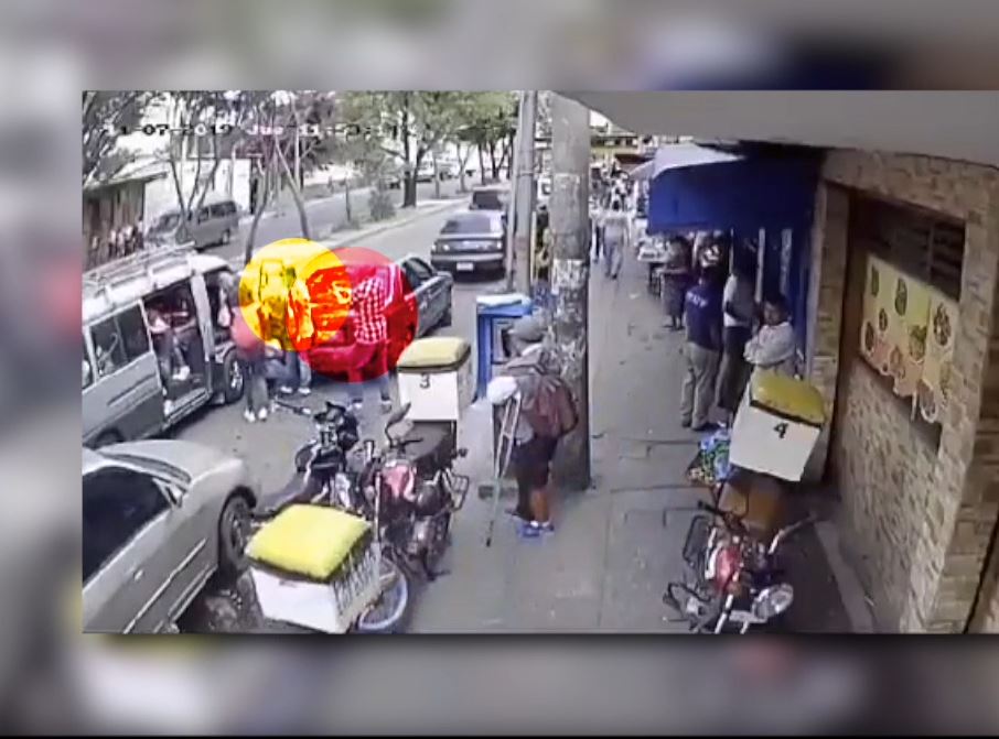 Video | Sicario ataca a niño de 12 años que trabajaba en un microbús en zona 18