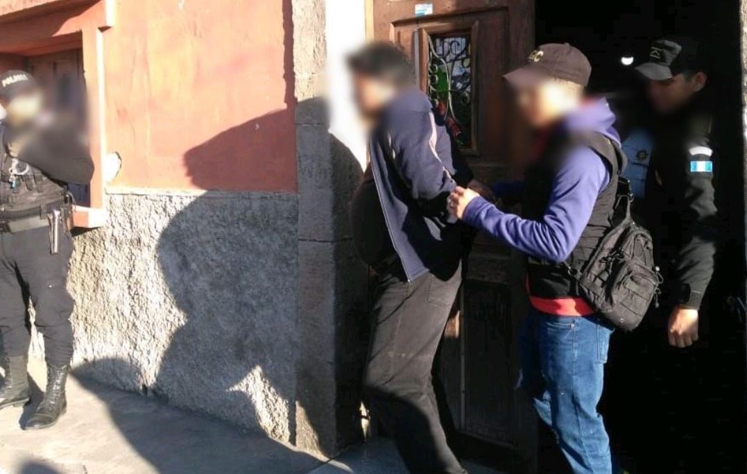 Extorsionistas que se hacían pasar por pandilleros cobraron Q14 mil a empresa de buses