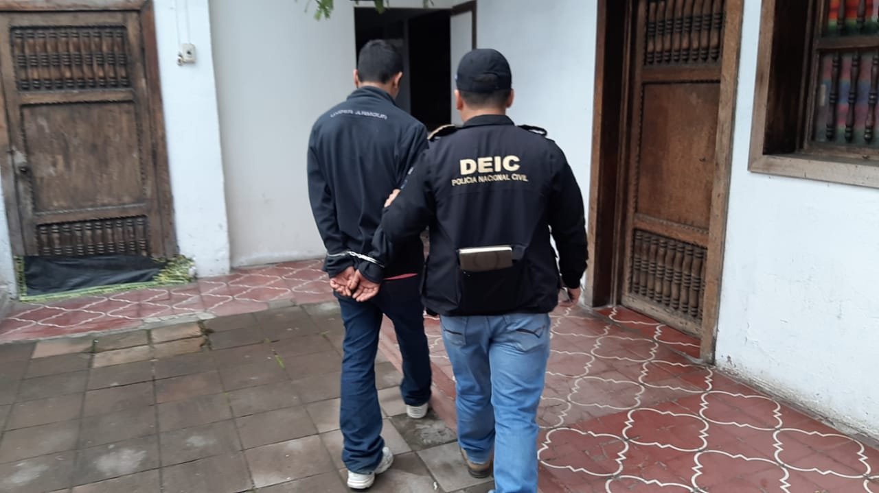 Capturan a hombre que asaltó y violó a una turista en Sacatepéquez