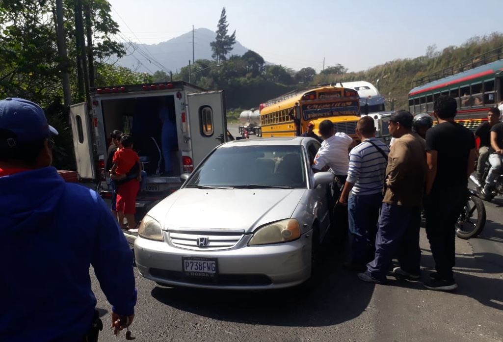 Mujeres son atacadas a balazos mientras viajaban en su vehículo