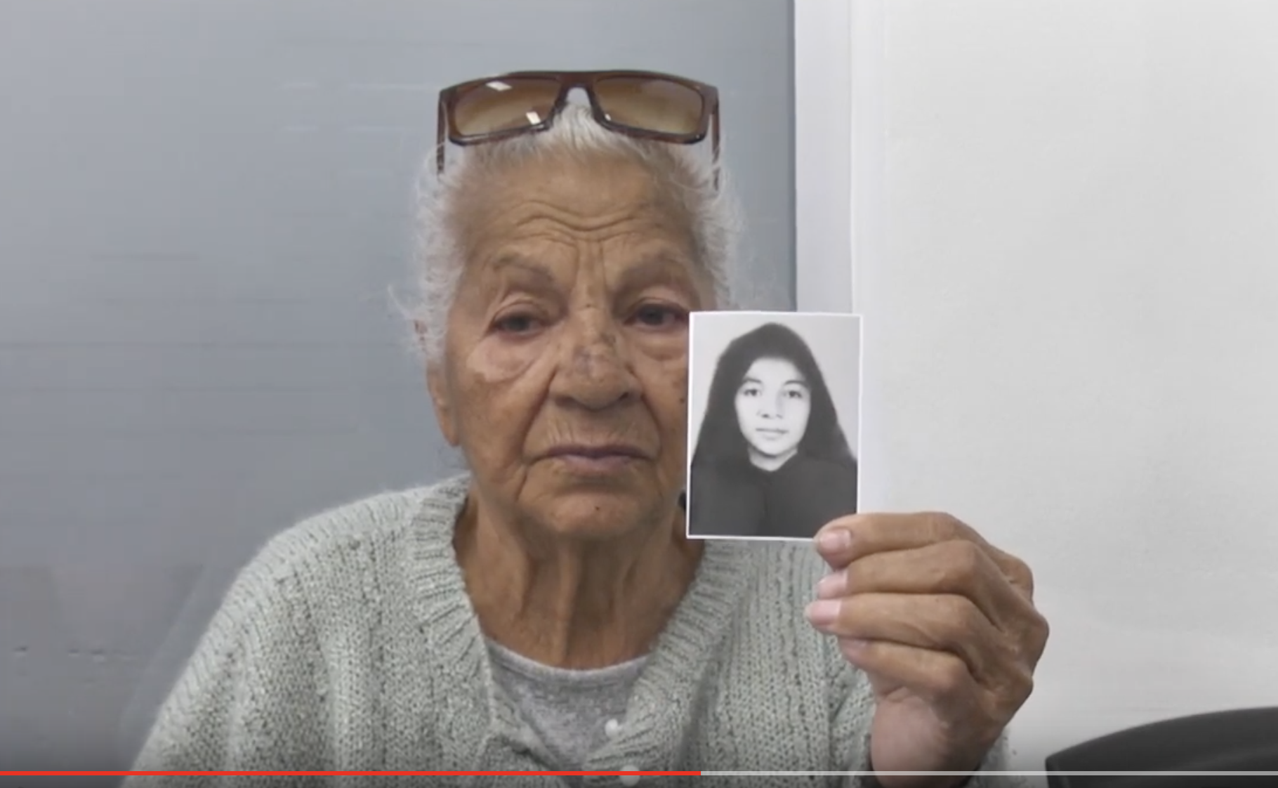 Abuelita viaja de El Salvador a Guatemala para buscar a su nieta, solo desea abrazarla de nuevo