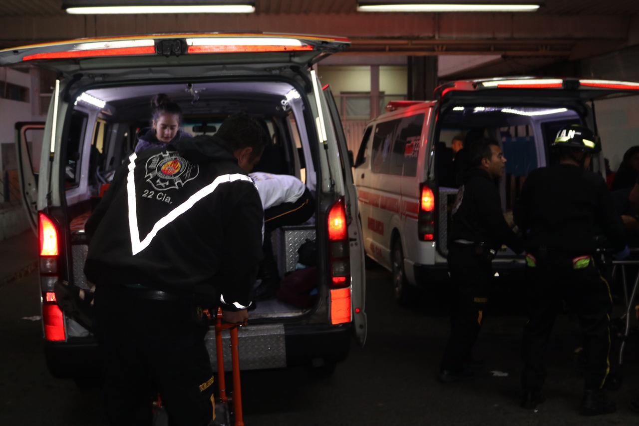 Cuatro personas heridas deja balacera dentro de bus urbano
