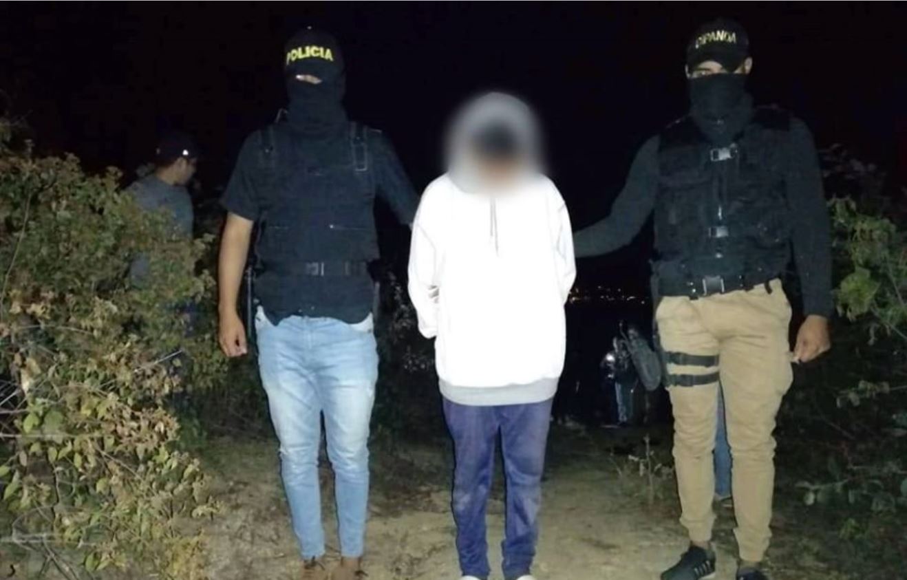 Pandilleros escaparon y menor es sorprendido cuando enterraban a dos mujeres en San Pedro Ayampuc
