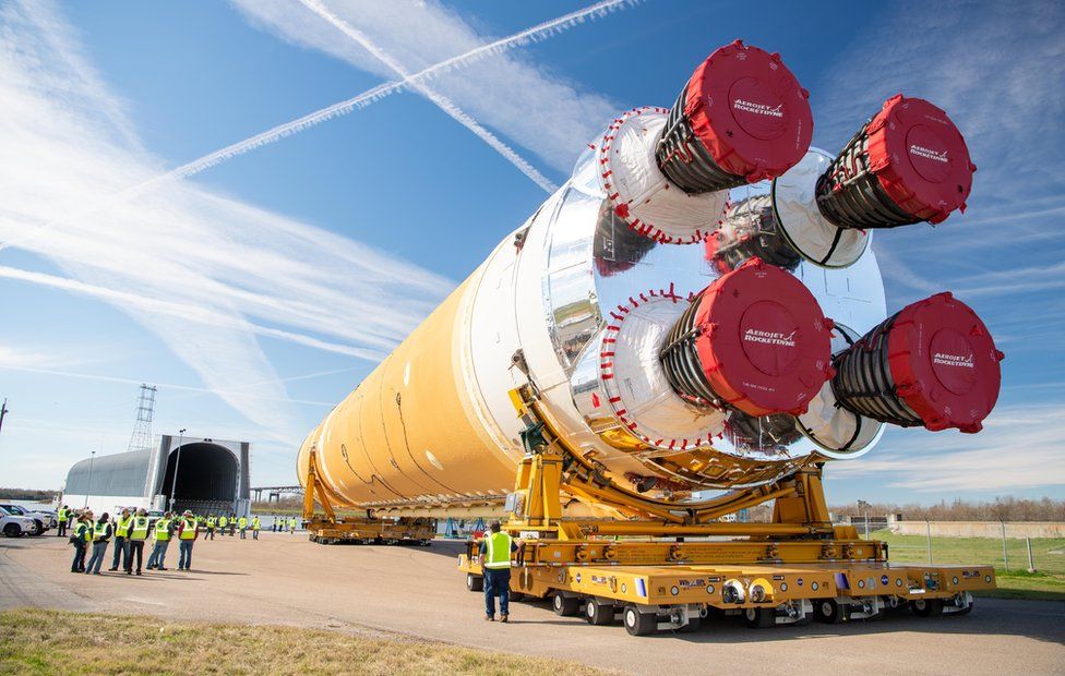 SLS, el cohete más poderoso de la historia de la NASA con el que EE. UU. quiere volver a mandar humanos la Luna