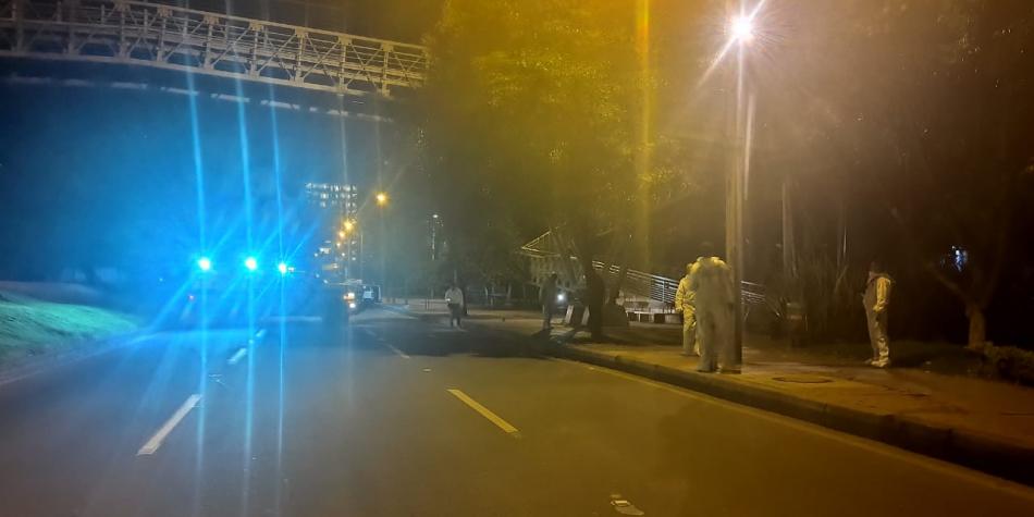 ¿En defensa propia? Hombre mata a tres personas que lo quisieron asaltar en una pasarela