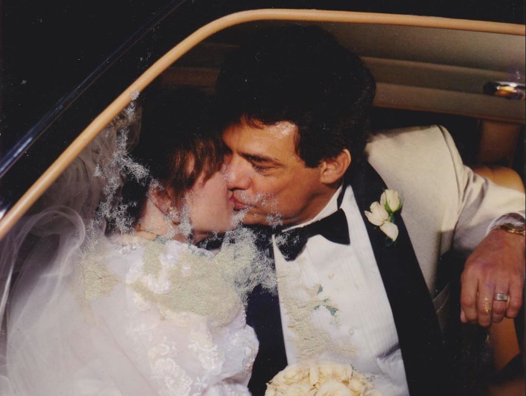 Sarita Sosa, hija de José José, reaparece con románticos recuerdos de la boda de su padre