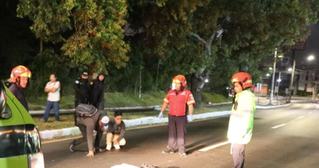 Hombre muere atropellado cuando cruzaba calle en carretera a El Salvador