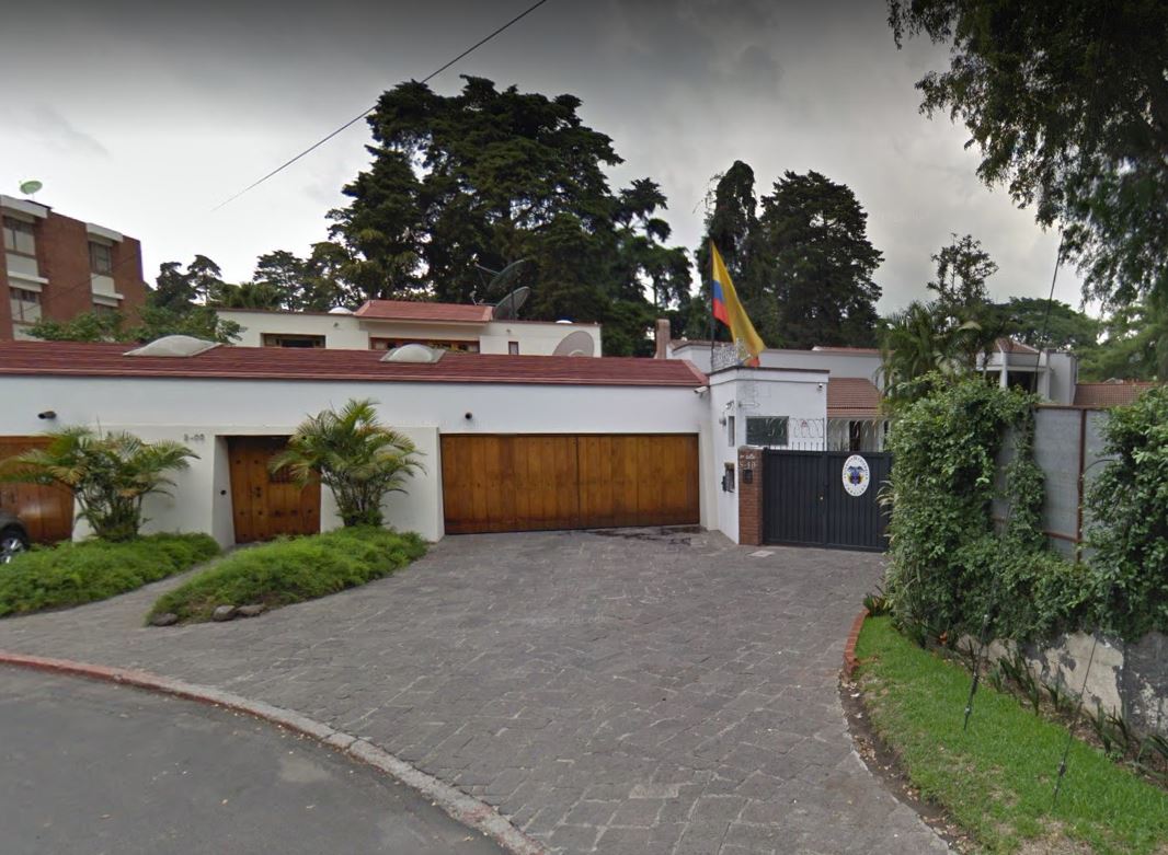 Exministro de Economía no está en casa del embajador de Colombia, señala Cancillería
