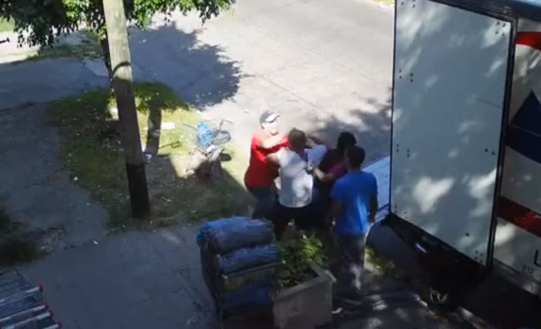 “¿Qué hacés coronavirus?”, la frase que desató una pelea callejera en Argentina