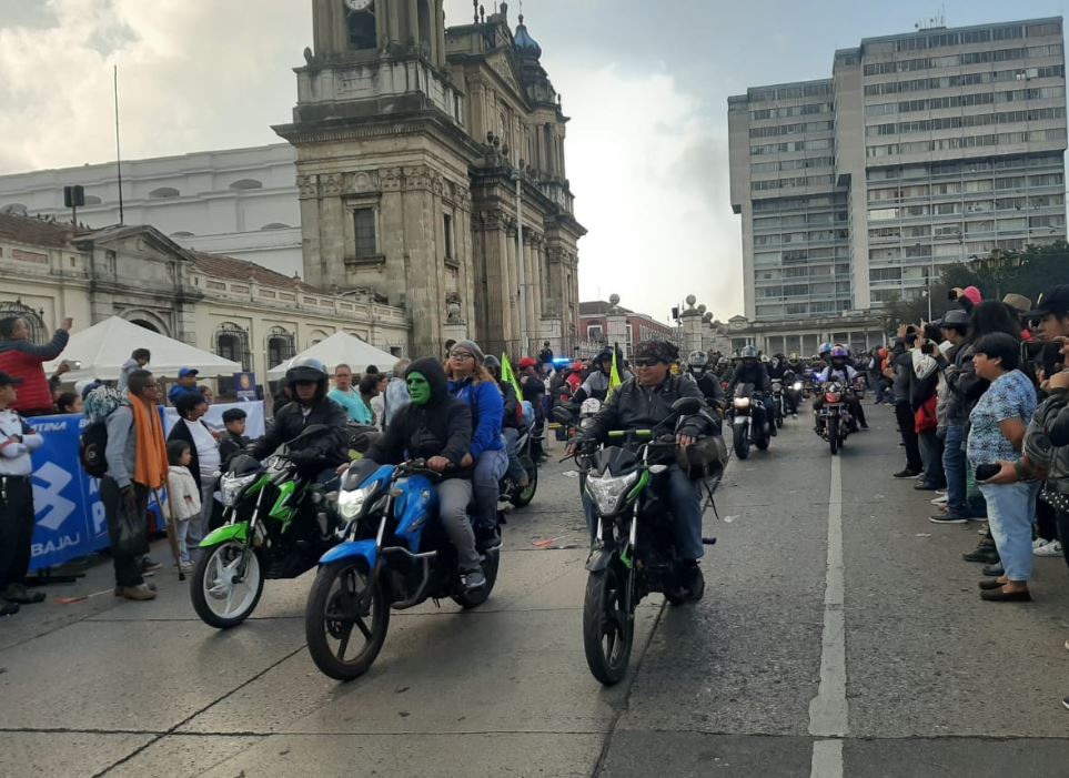 Caravana del Zorro: Motoristas en la peregrinación para visitar al Cristo de Esquipulas