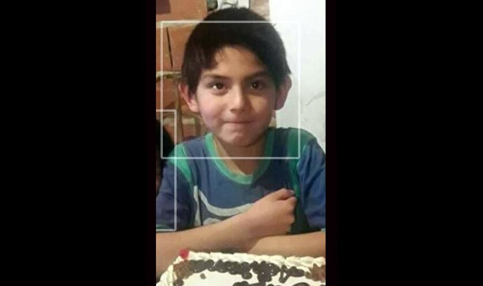 Capturan a mamá y padrastro de niño que murió ahorcado en Argentina