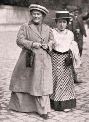 Clara Zetkin (izq.) y Rosa de Luxemburgo, otra de las revolucionarias más destacadas del siglo XX. (Foto Guatevisión: Servicios)