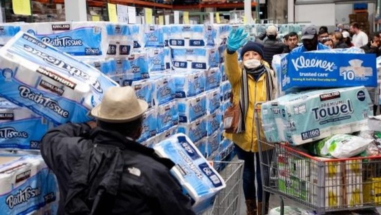 Coronavirus: Por qué la gente compra desesperadamente papel de baño para la pandemia del covid-19