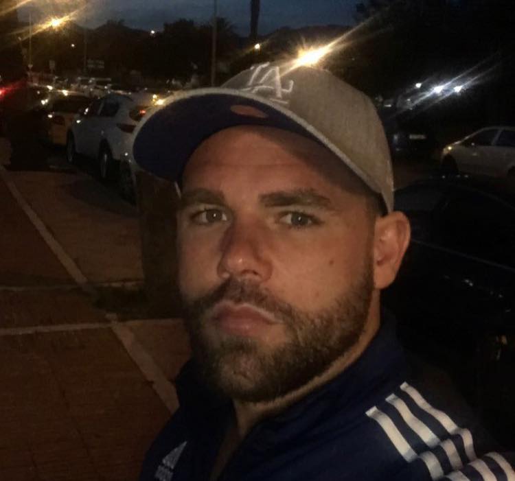 “Cómo pegarle en el mentón y dejarla noqueada”: el boxeador que fue suspendido por enseñar cómo golpear a una mujer en un video