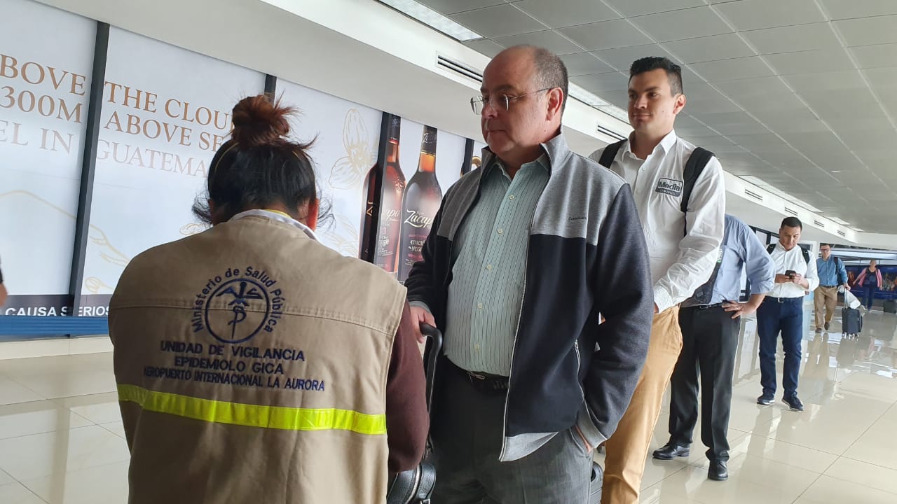 Prevención de Covid-19 en aeropuerto