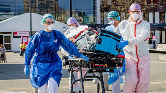 Las organizaciones sanitarias reportan a diario el número de muertos y enfermos. (Foto Guatevisión: Getty Images)