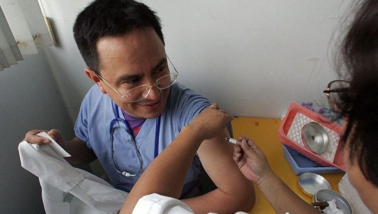 Tratamientos para el coronavirus: cuánto falta para que tengamos una cura para el coronavirus y cuál es el fármaco más prometedor (y otras preguntas clave sobre la enfermedad)