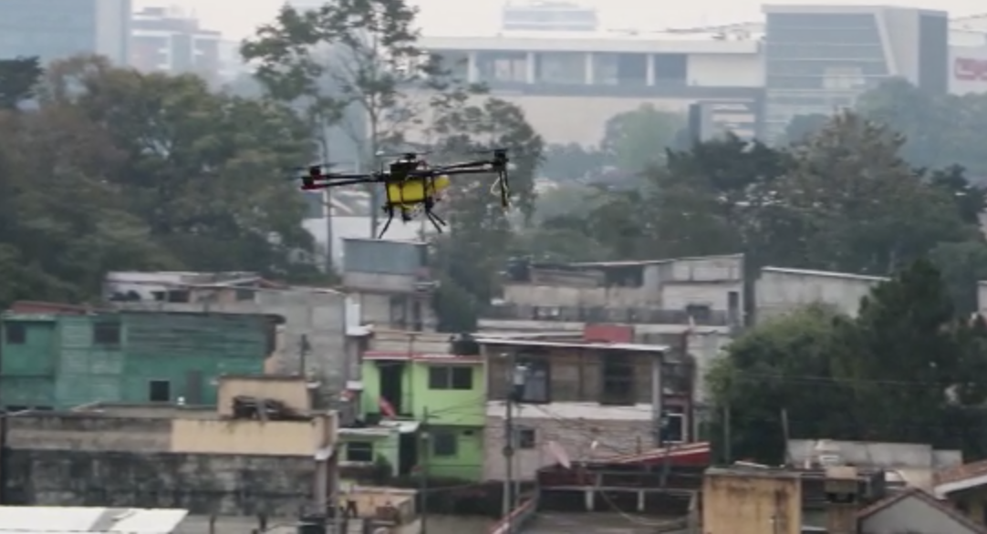 Coronavirus: Municipalidad de Santa Catarina Pinula emplea dron para higienizar