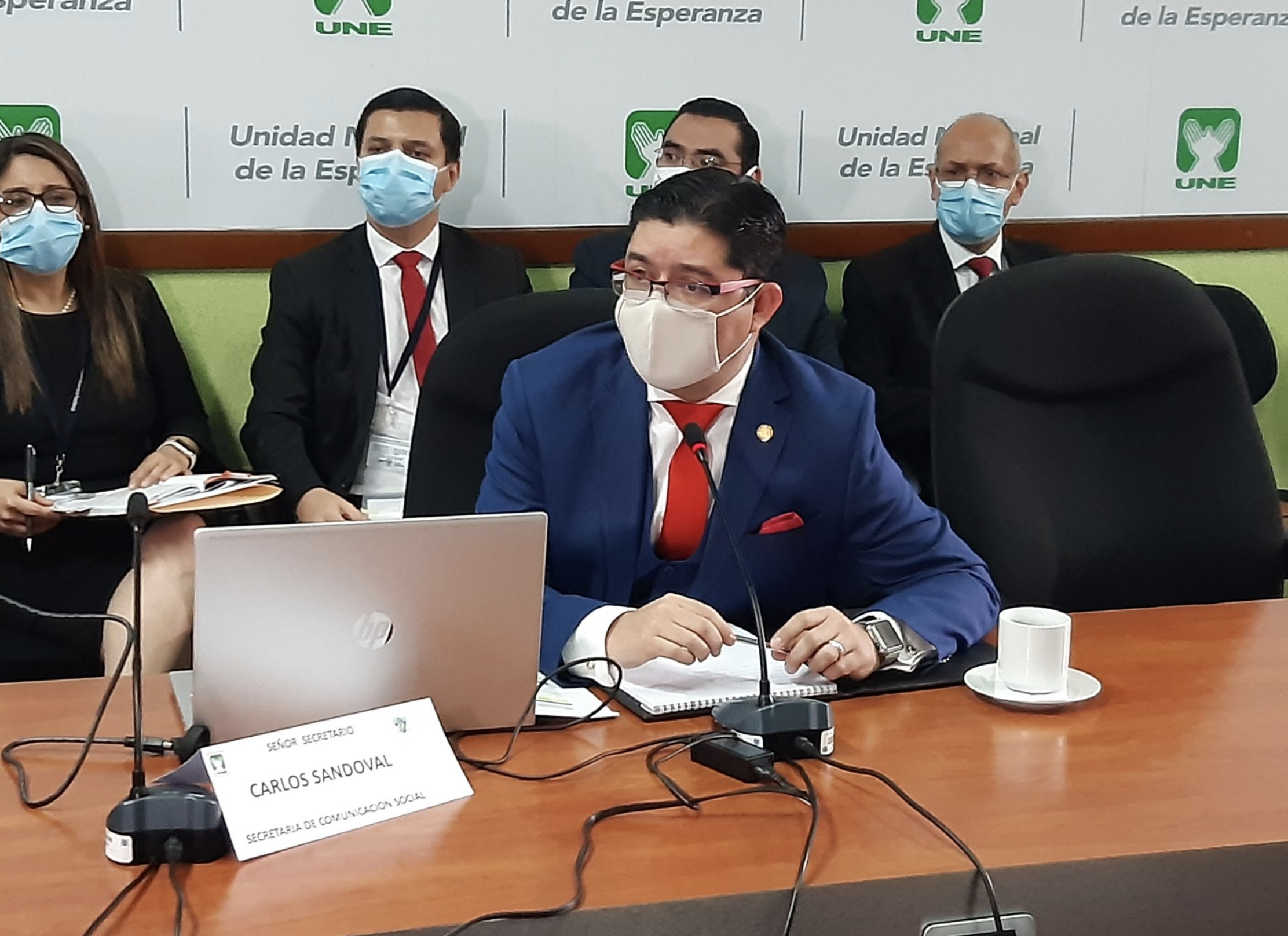 Carlos Sandoval en citación con la UNE